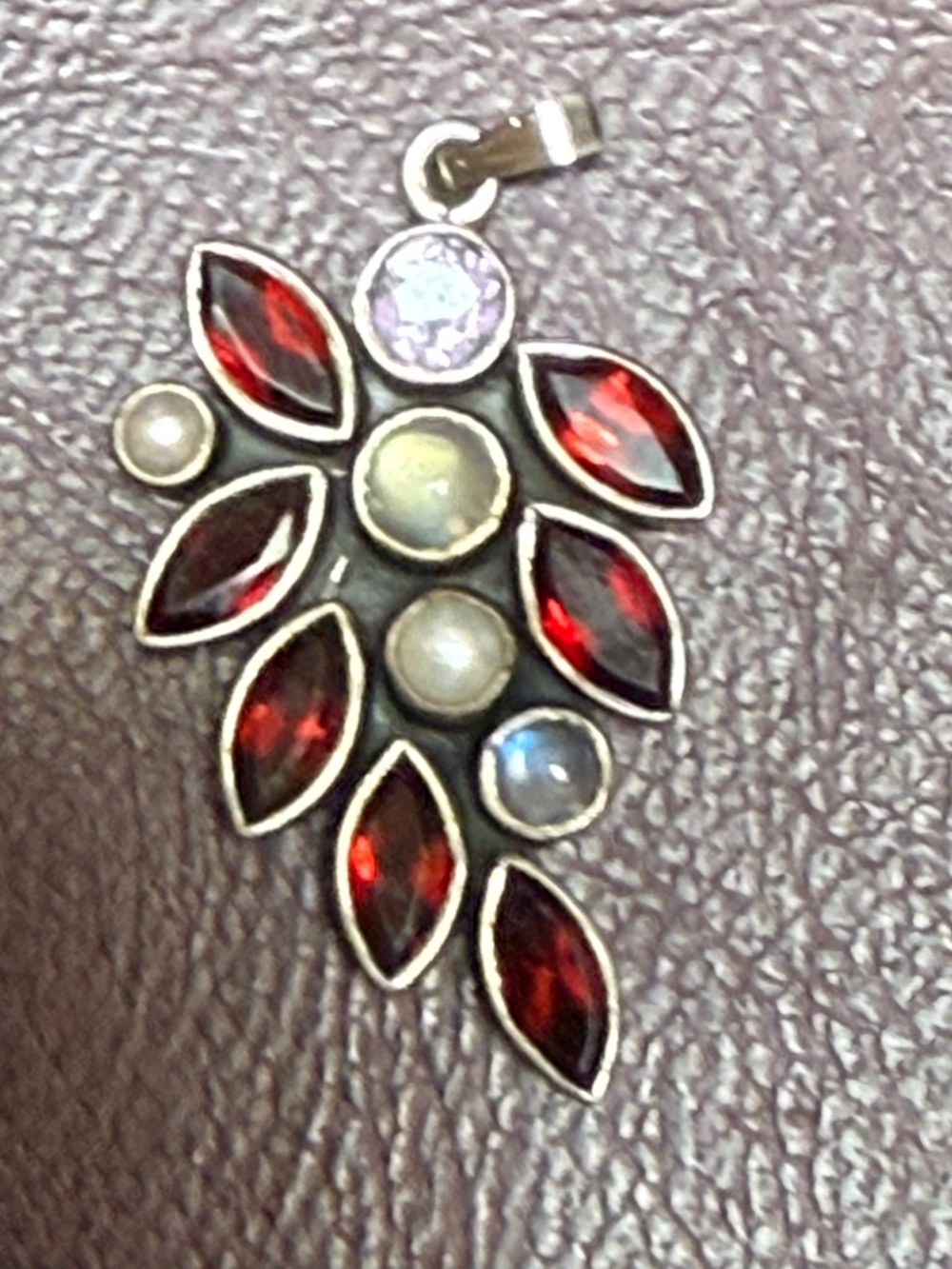 Lovely Nicky Butler Multi-gemstone Leaf Pendant - Picture 6 of 7